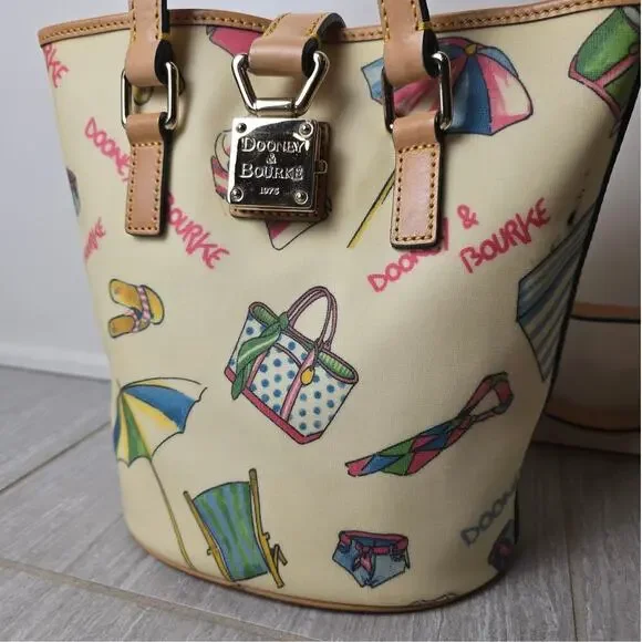 VTG Dooney & Bourke Beach Theme Print Bucket Bag RARE - Picture 5 of 13